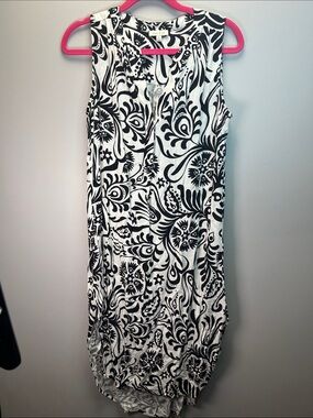 Sleeveless Black & White Printed Midi Dress